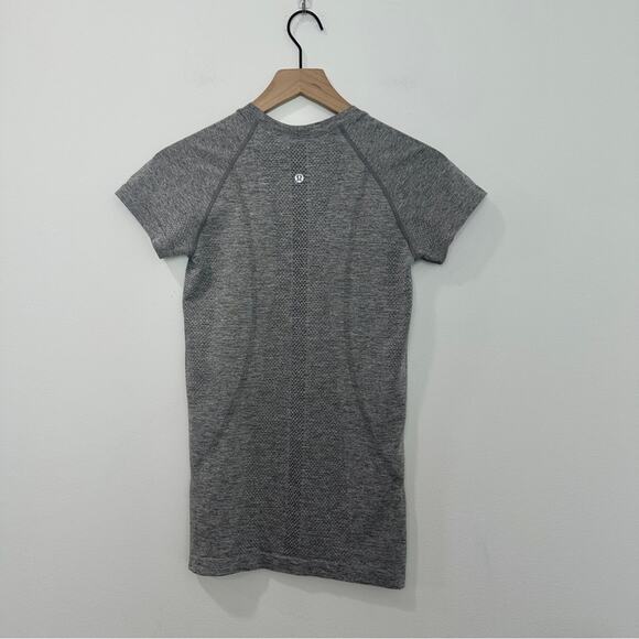 Lululemon x Peloton Swiftly Tech Short Sleeve Crew Gray Heathered size 6 - Picture 4 of 5